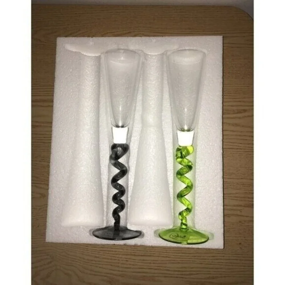 New open box 2 Qualia DNA Flutes Champagne Wine Glasses
